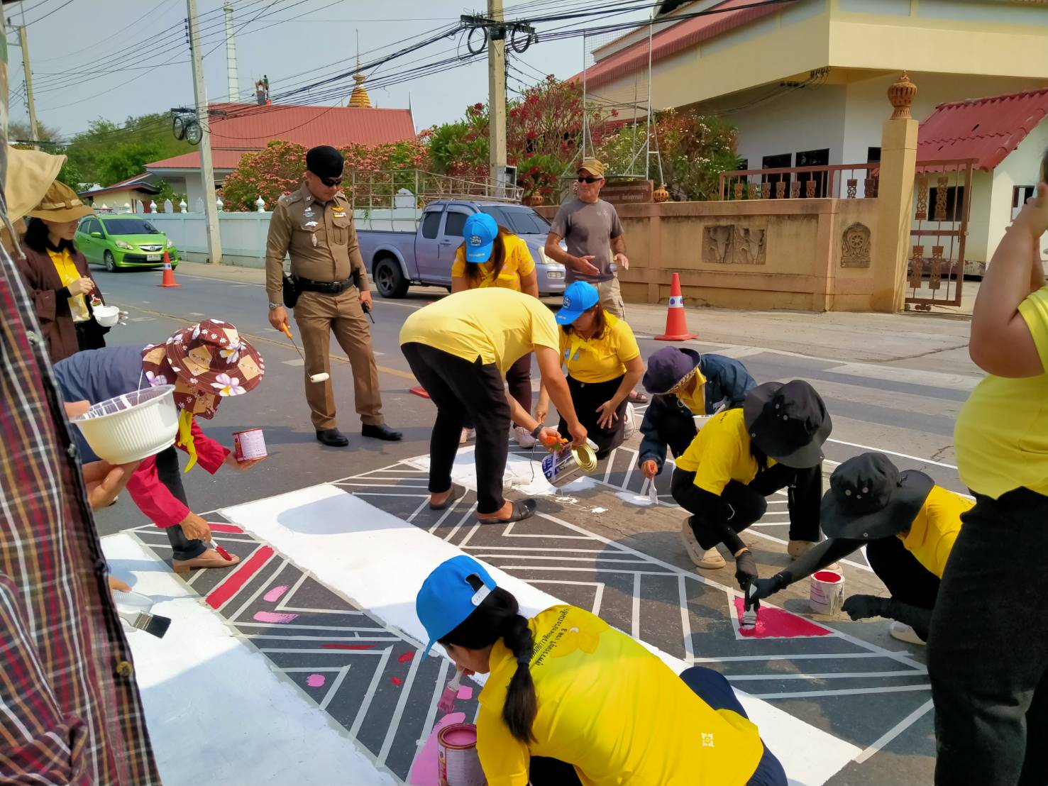 เทศบาลตำบลเขาพระ ร่วมกับโรงเรียนอนุบาลเดิมบางนางบวช และสถานีตำรวจอำเภอเดิมบางนางบวช จัดกิจกรรมรณรงค์สร้างความปลอดภัยบนท้องถิ่นให้กับผู้ใช้ถนน ในวันที่ 28 มีนาคม 2567