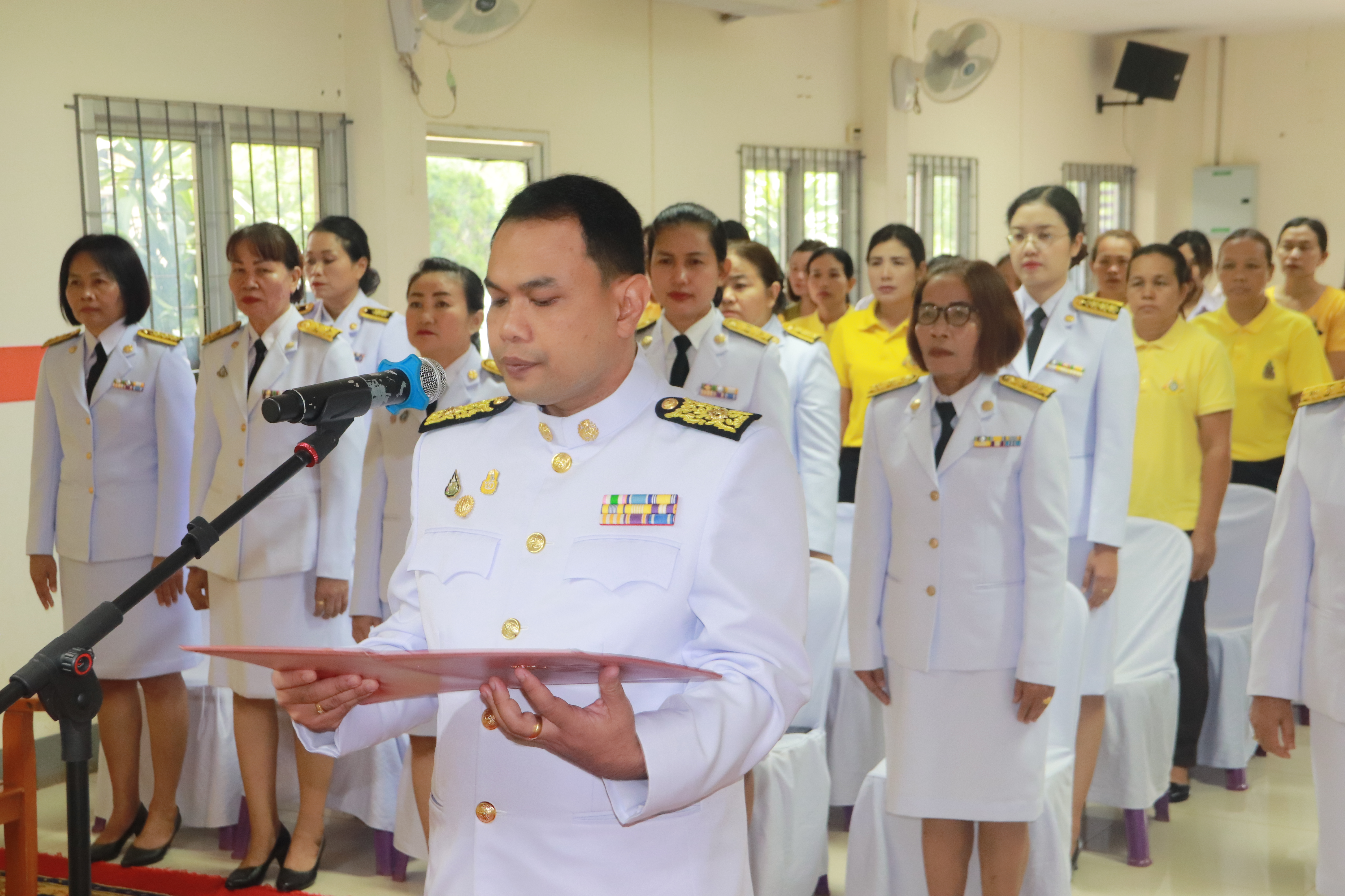 พิธีรับพระราชทานพระบรมฉายาลักษณ์ พระบาทสมเด็จพระเจ้าอยู่หัวที่ฉายกับสมเด็จพระนางเจ้าฯพระบรมราชินี ปี2567